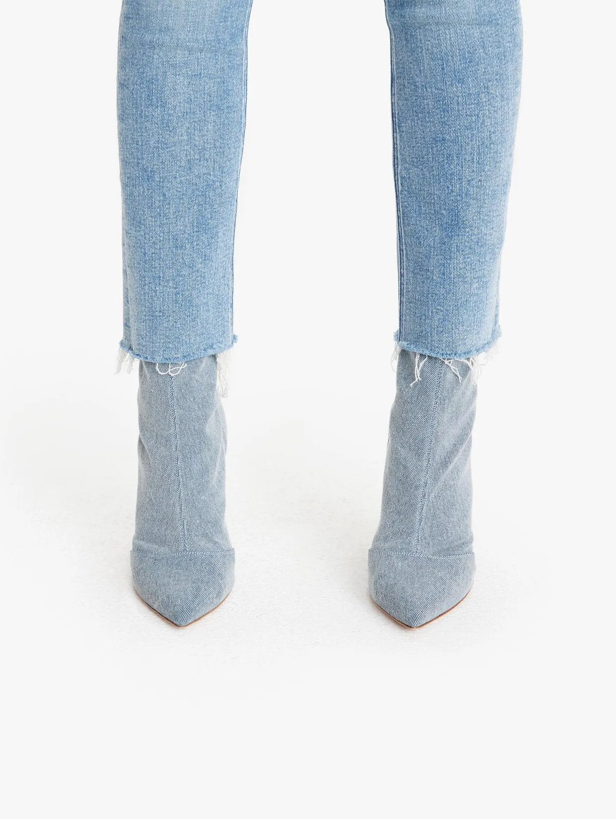Mother Denim - Mid Rise Dazzler Ankle Fray Jeans in Dropping In