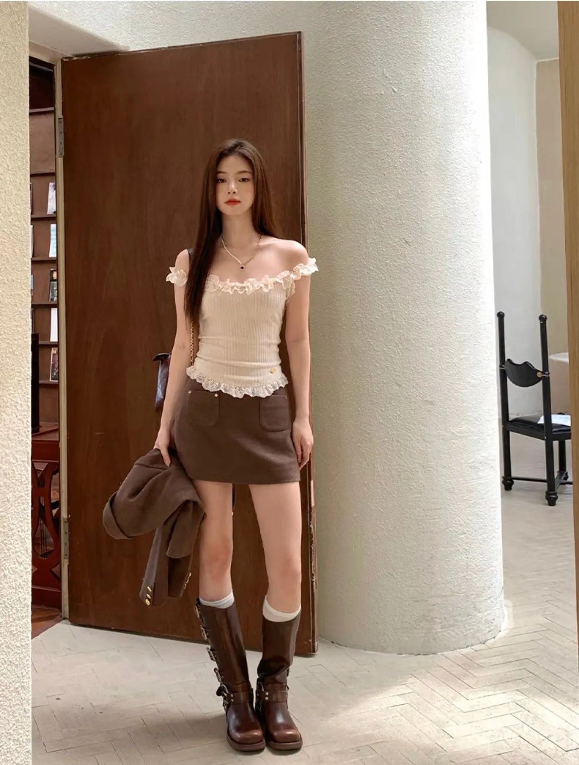 [Mummy Cat] Peachy Mocha Lace-Trim Crop Top