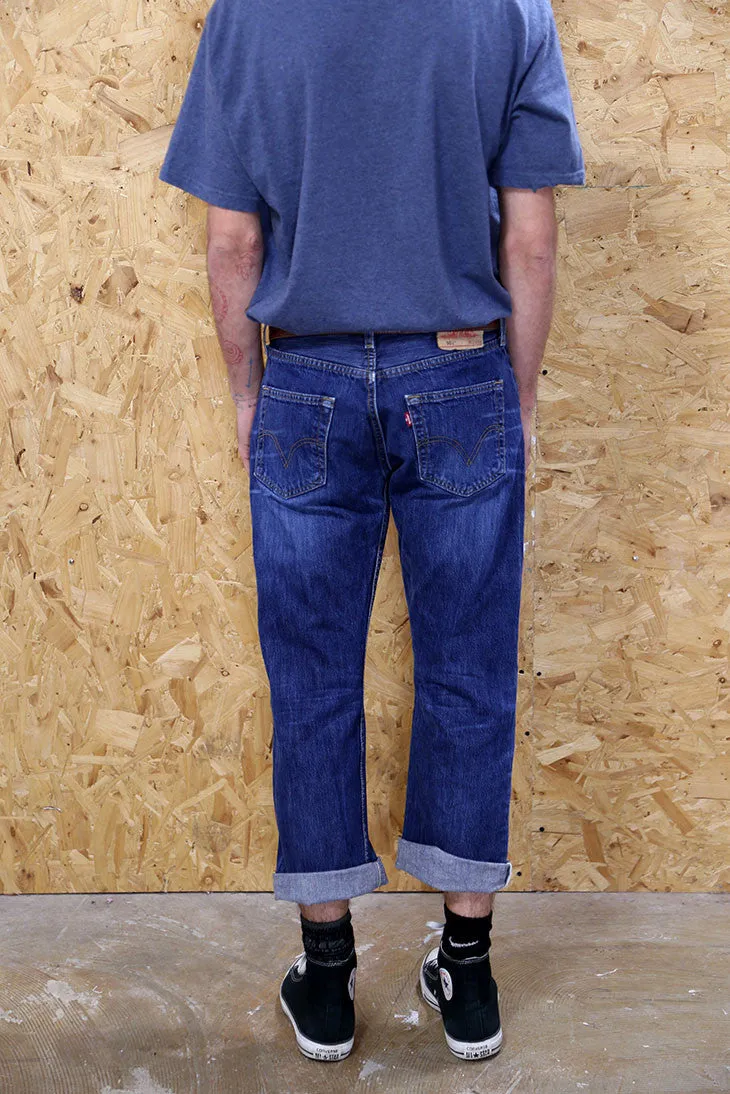Original Levi's 501 in Dark Blue