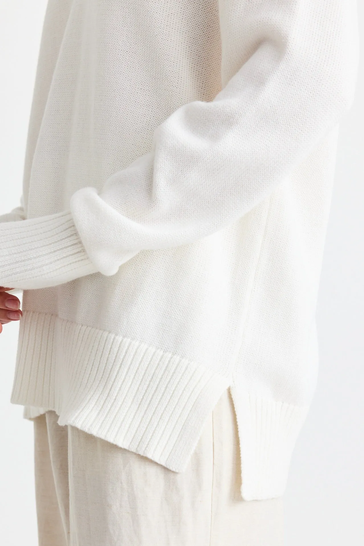 Quartz Ivory Relaxed V Neck Jumper