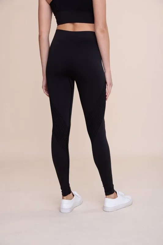 Seamless Striped High-Waist Leggings - Mono B - Final Sale
