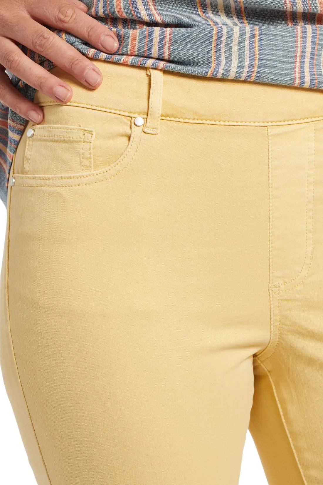 Tribal Jeans | Pull On Kick Flare Capris | Women's