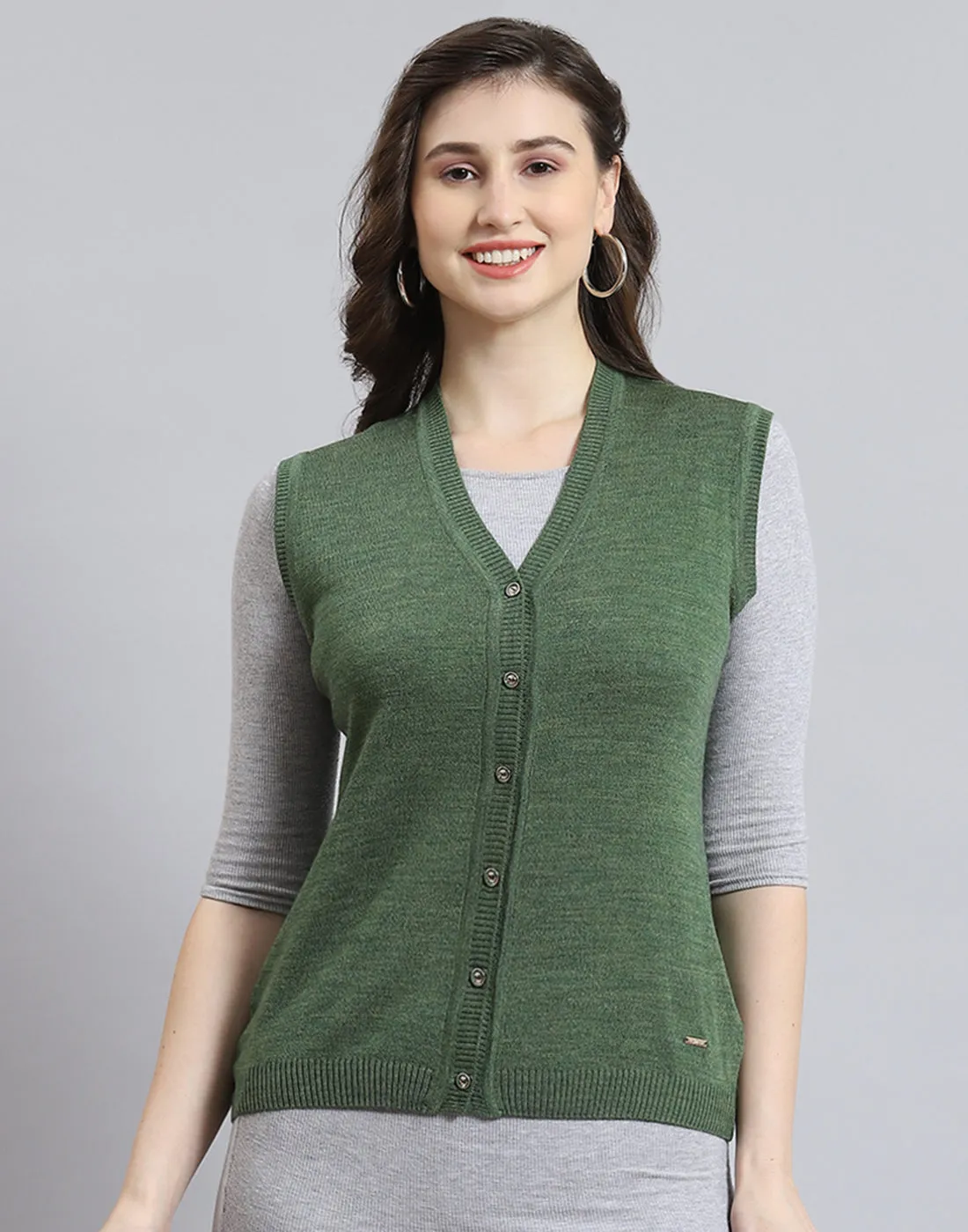 Women Green Solid V Neck Sleeveless Cardigan